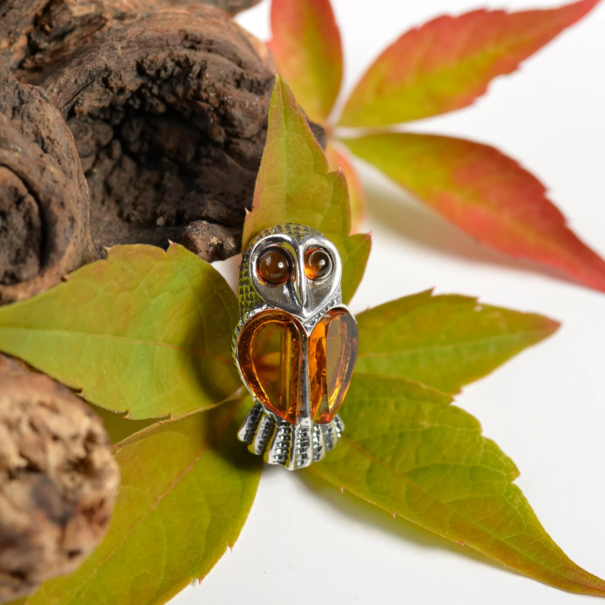 Barn Owl Bird Brooch in Silver and Cognac Amber