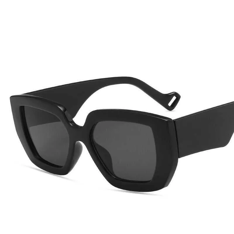 ChicRetro Frame Sunglasses