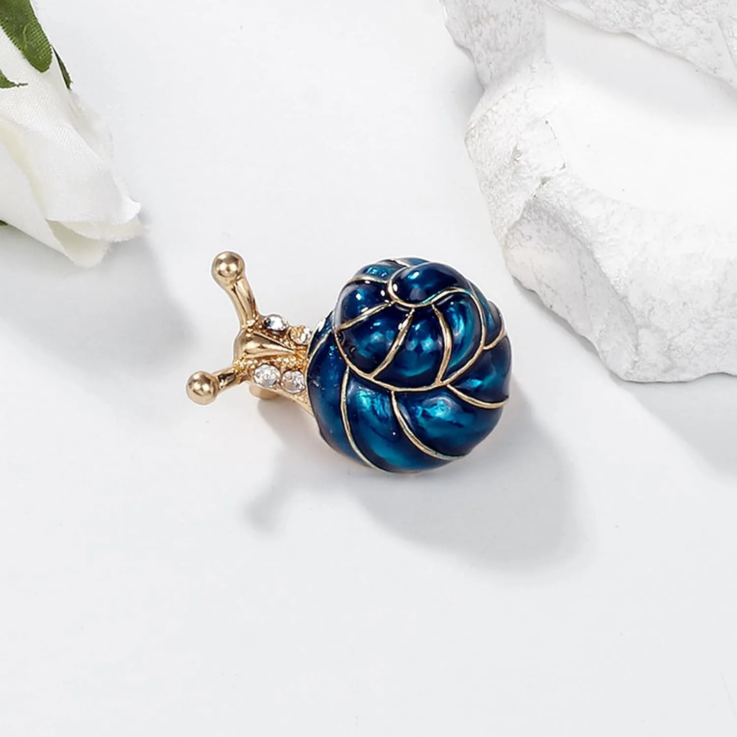Enamel Conch Shell Brooch for Women Snail Brooches Lapel Pin Elegant Dress Accessories Mother's Day Gift