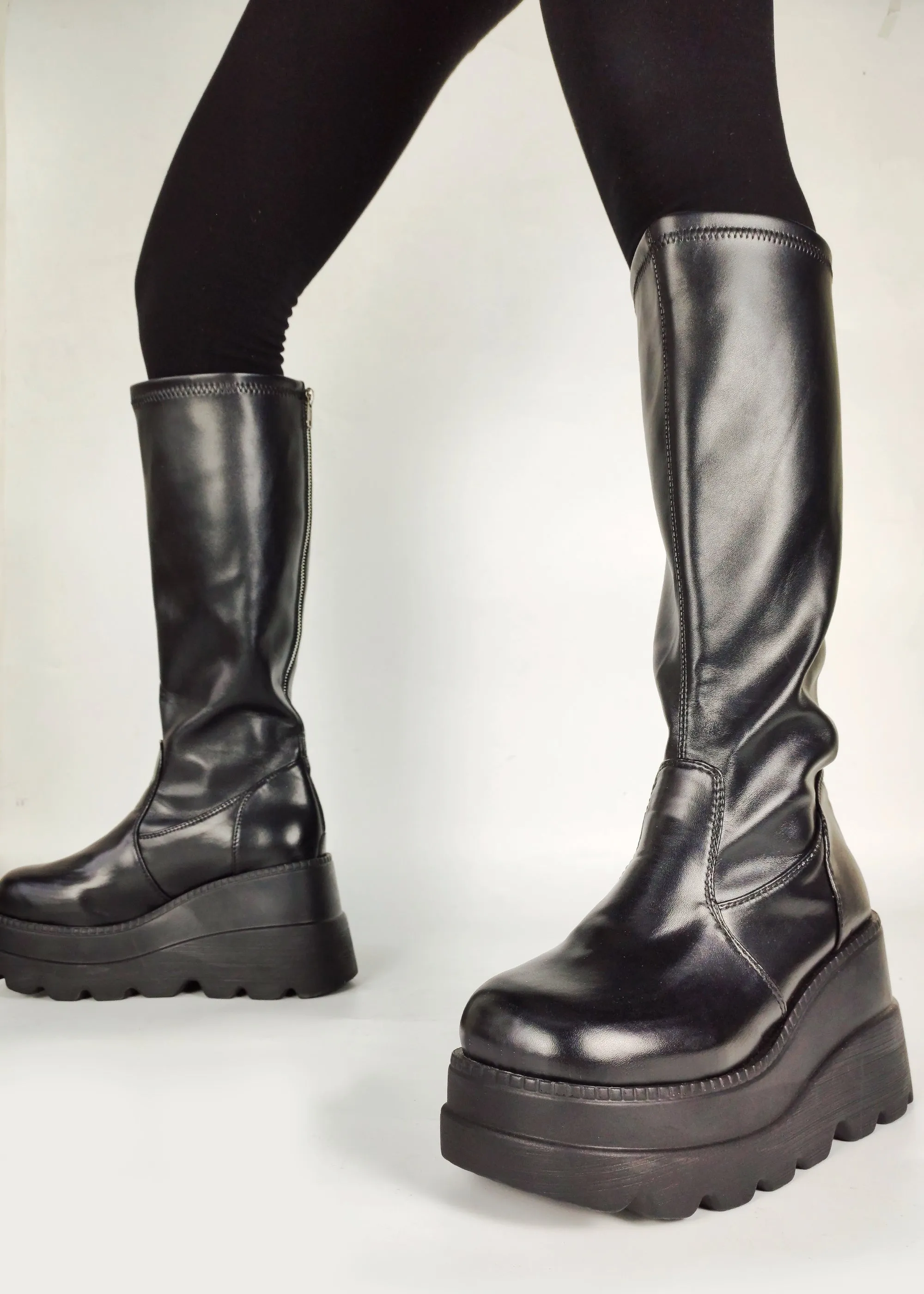 HIGH PLATFORM BOOTS