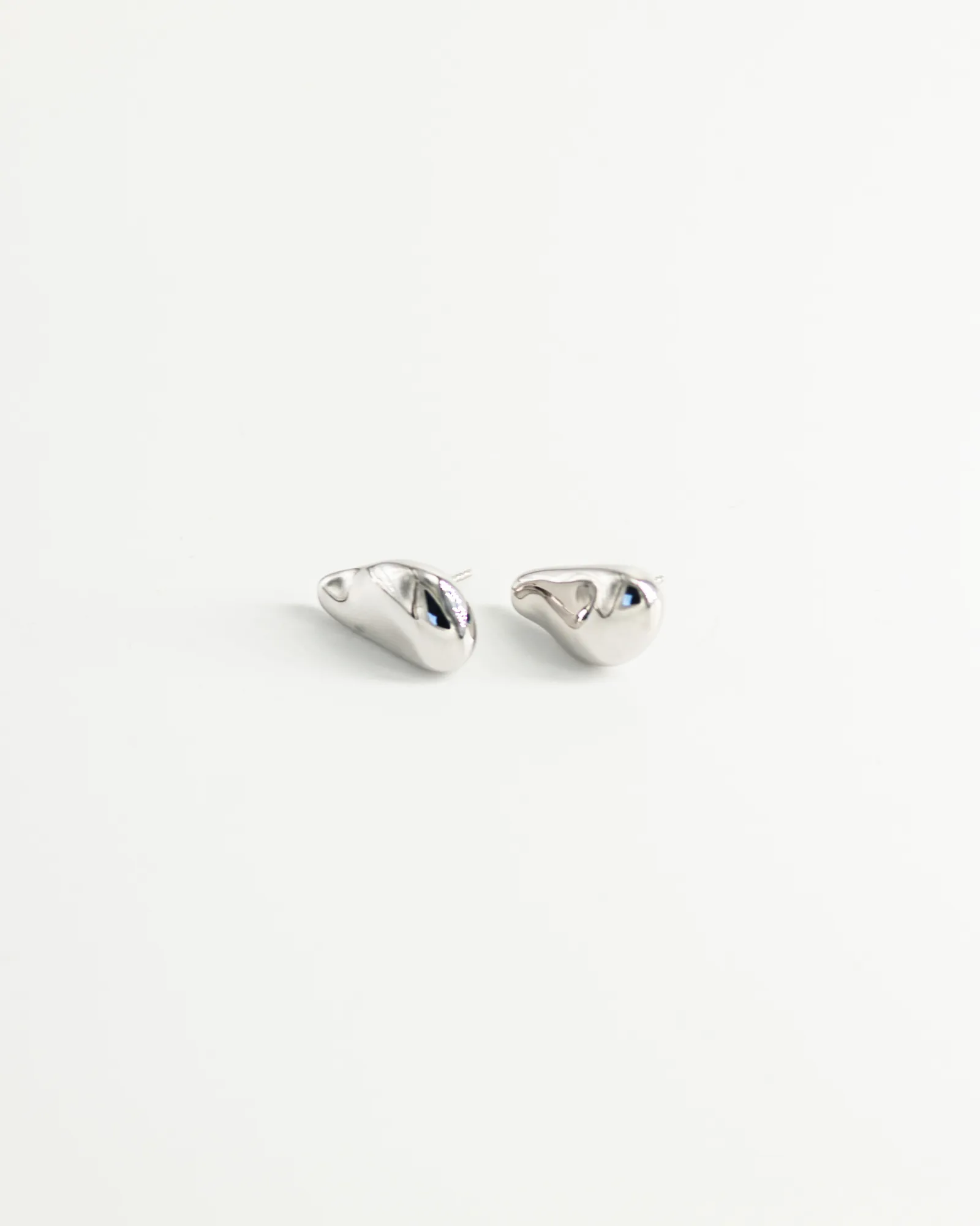 Petalo Earrings, Silver